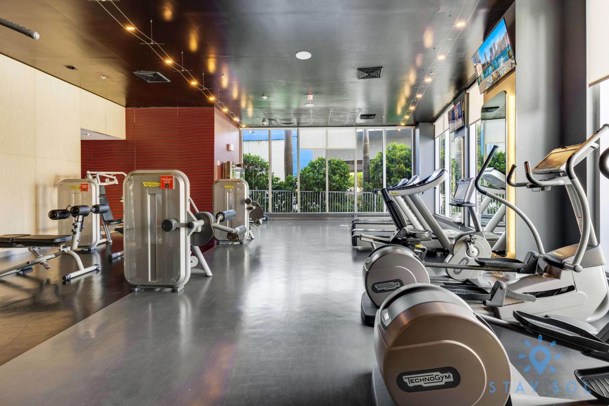 Upper Studio With Balcony,Pool And Gym, Near Beach شاطئ هالانديل المظهر الخارجي الصورة